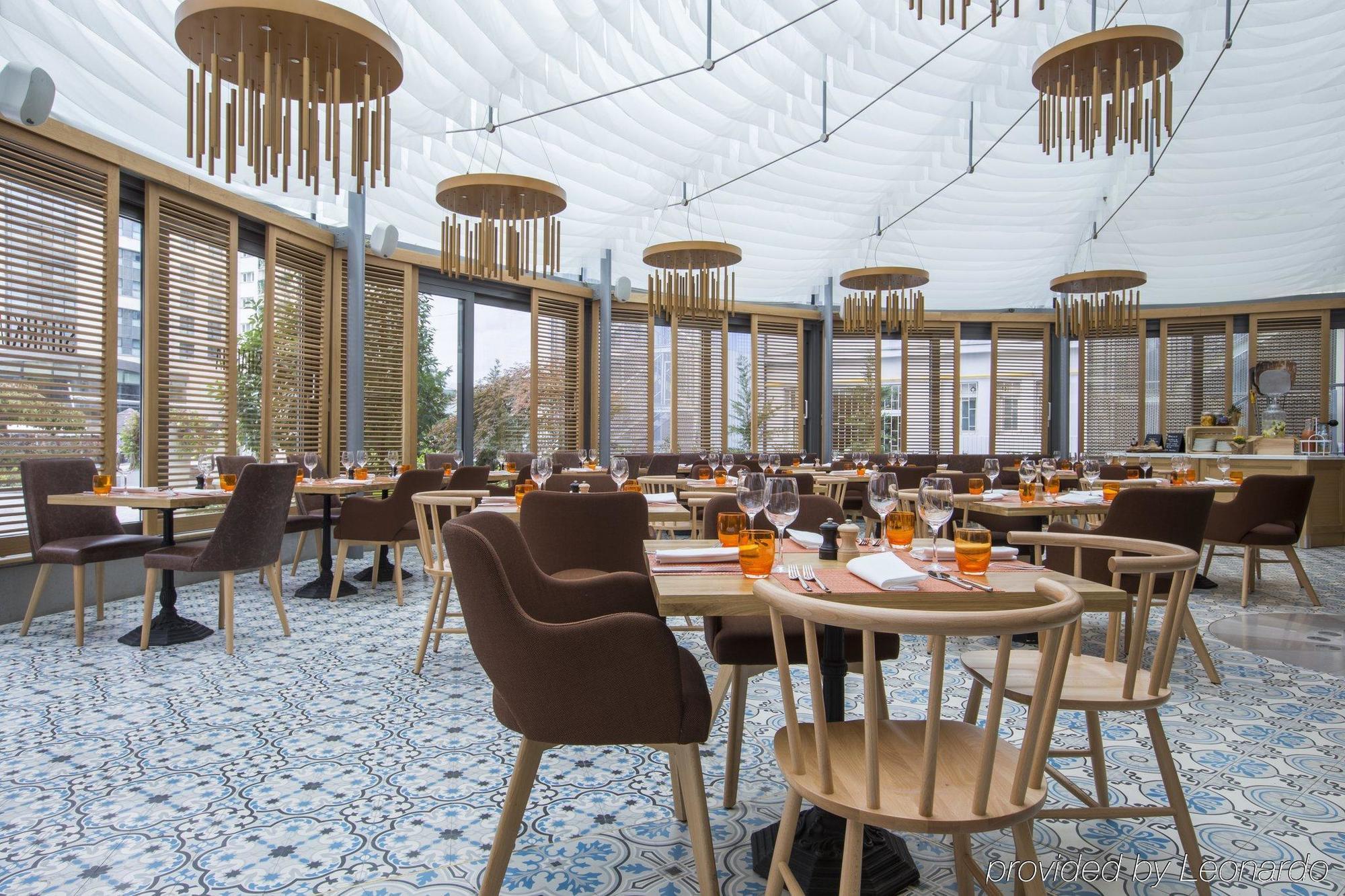 Park By Radisson & 4*